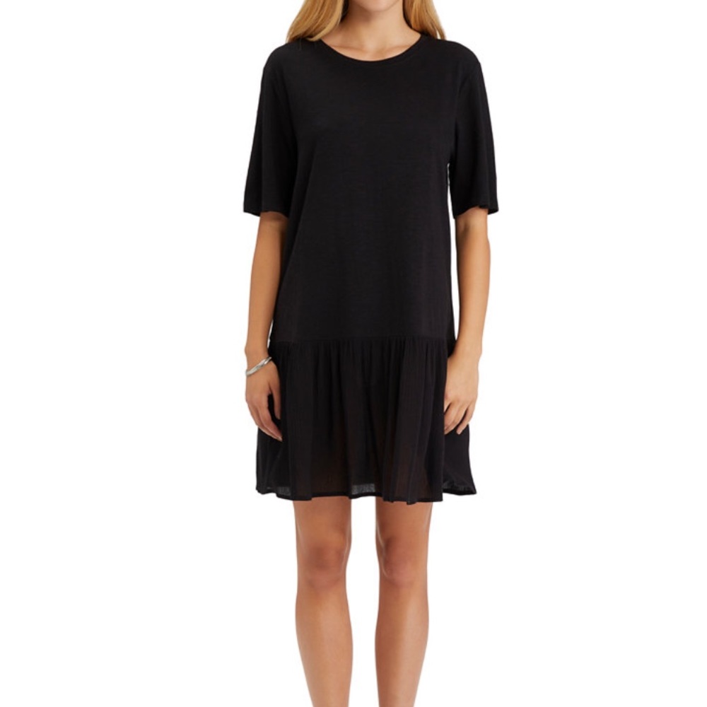 🌀NWT! Sanctuary T-shirt dress with low ruffle hem